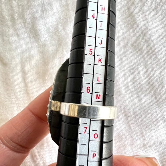 925 Crown Chakra Subtle Chevron Amethyst Ring 6.5 - Picture 8 of 8